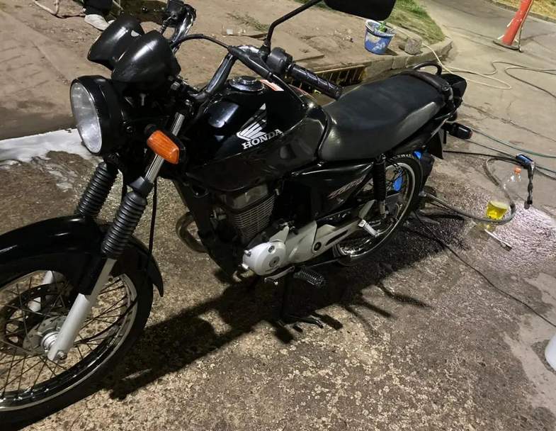 Motos